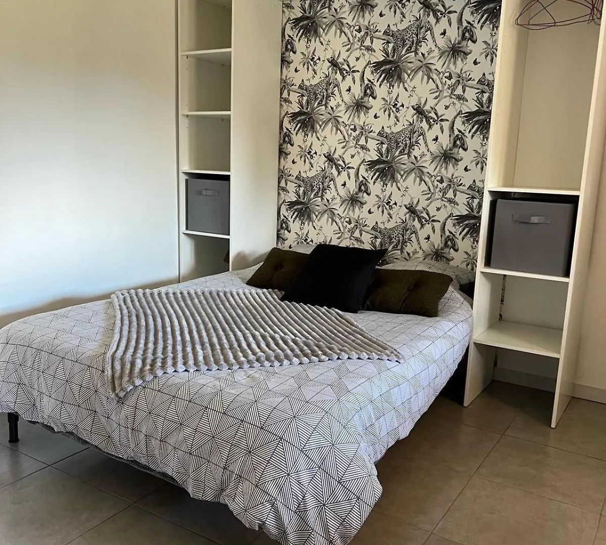 Holiday home Dans La Campagne Aixoise Villa Meyreuil